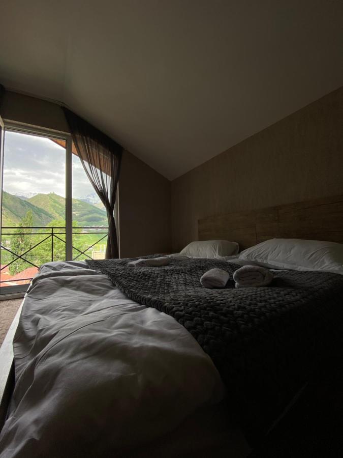 Готель Uptown Boutique Kazbegi Екстер'єр фото