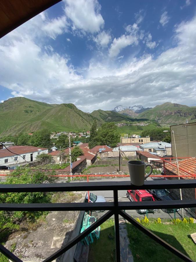 Готель Uptown Boutique Kazbegi Екстер'єр фото