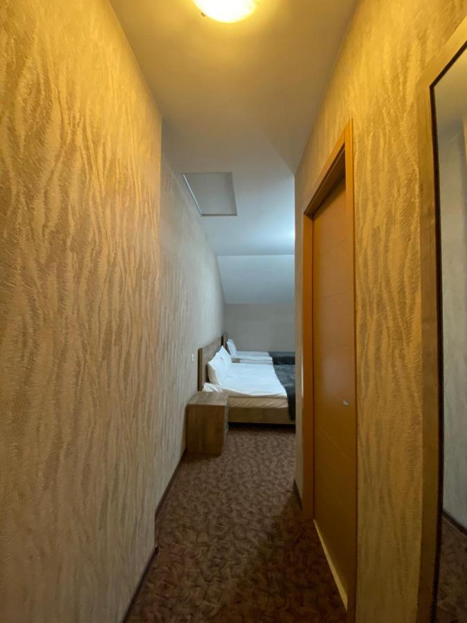 Готель Uptown Boutique Kazbegi Екстер'єр фото