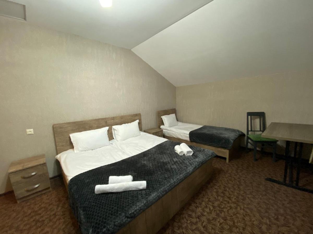 Готель Uptown Boutique Kazbegi Екстер'єр фото