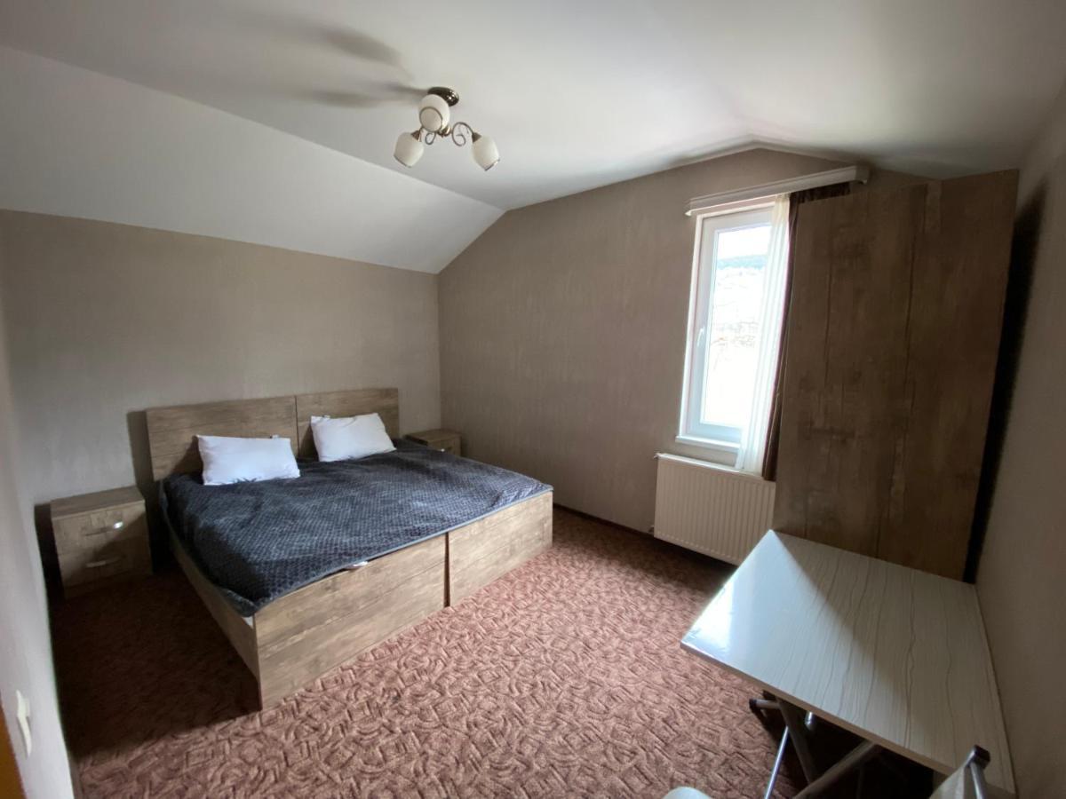 Готель Uptown Boutique Kazbegi Екстер'єр фото