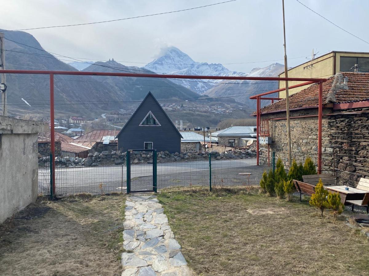 Готель Uptown Boutique Kazbegi Екстер'єр фото