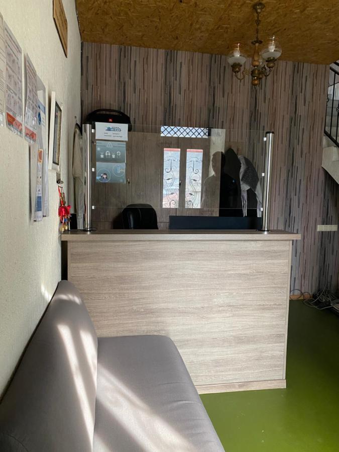 Готель Uptown Boutique Kazbegi Екстер'єр фото