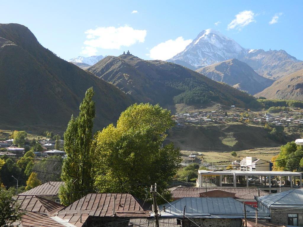 Готель Uptown Boutique Kazbegi Екстер'єр фото