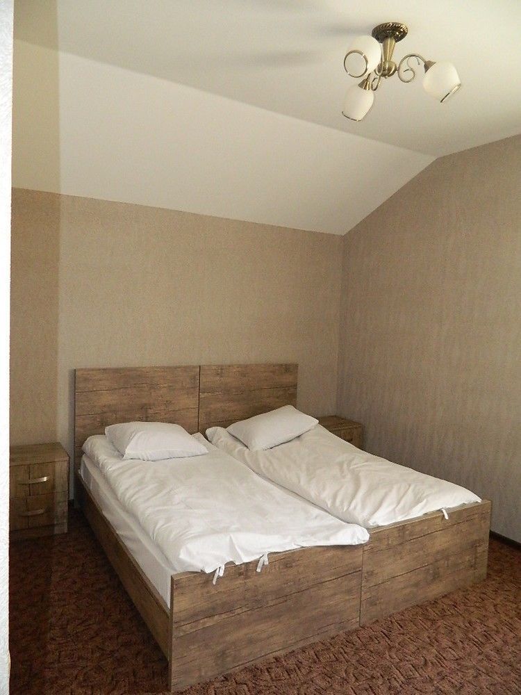 Готель Uptown Boutique Kazbegi Екстер'єр фото