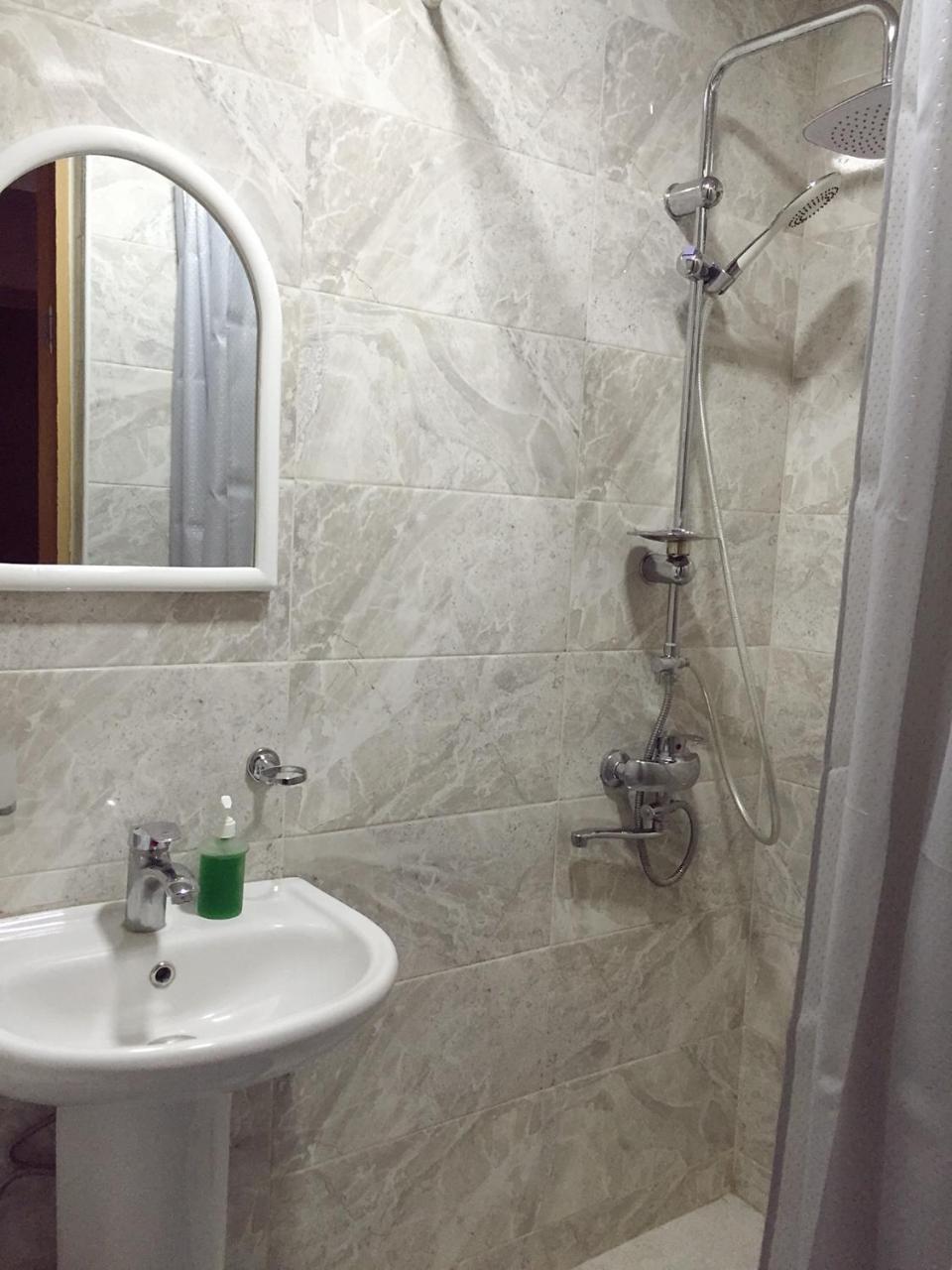 Готель Uptown Boutique Kazbegi Екстер'єр фото
