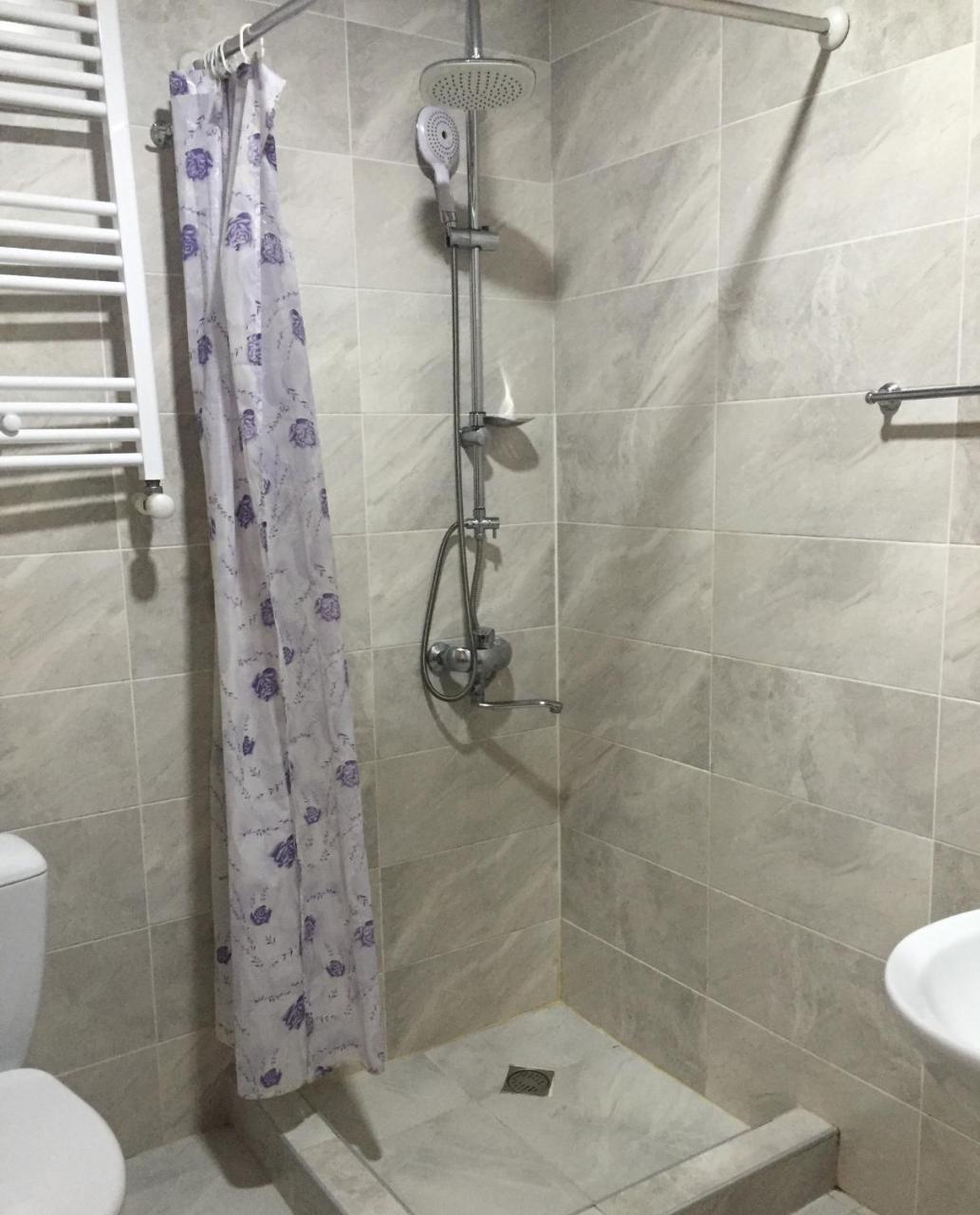 Готель Uptown Boutique Kazbegi Екстер'єр фото